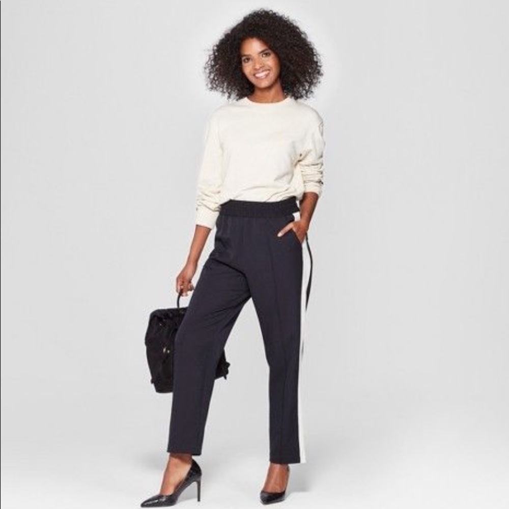 WHO WHAT WEAR Black Track Pants with White Side Stripe Size Small New